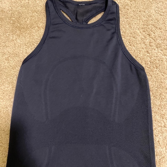 Lululemon Tank - Picture 2 of 4